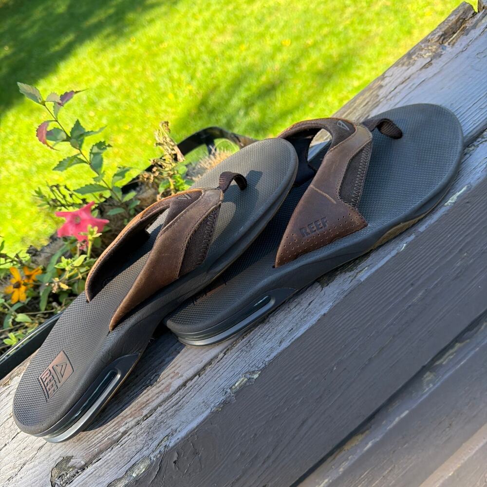Reef Fanning Flip Flops Sz. 11 Brown Leather Bottle Opener Surf Beach Sandals